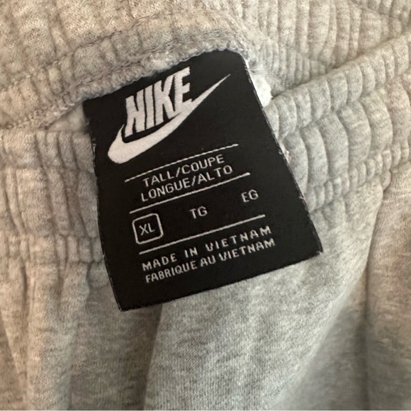 Men’s Sweatpants & Sweatshirt Bundle - Picture 13 of 13